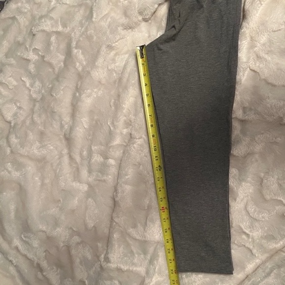 Aeropostale Capris - Picture 8 of 8